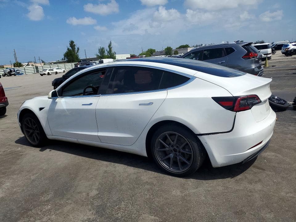 2018 TESLA MODEL 3 2