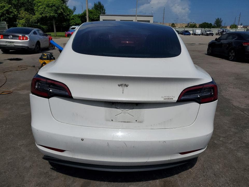 2018 TESLA MODEL 3 6