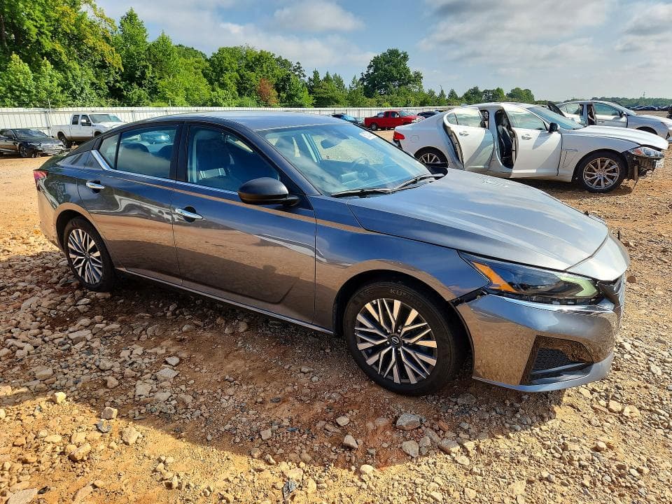 2025 NISSAN ALTIMA SV 4