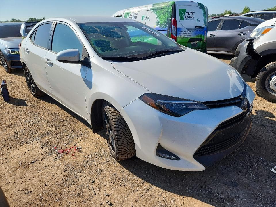 2018 TOYOTA COROLLA LE 4