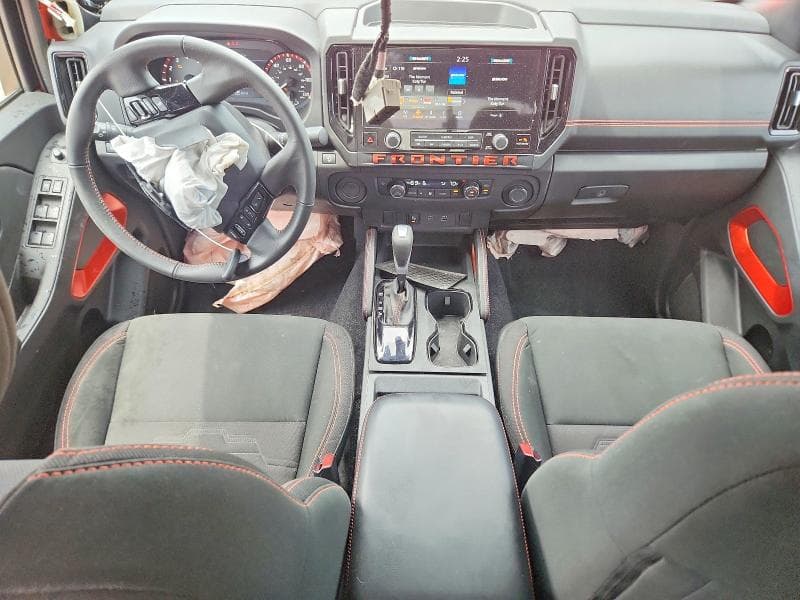 2025 NISSAN FRONTIER PRO-X 8
