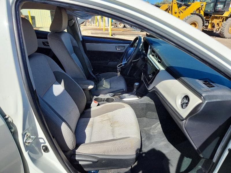 2019 TOYOTA COROLLA L L 7