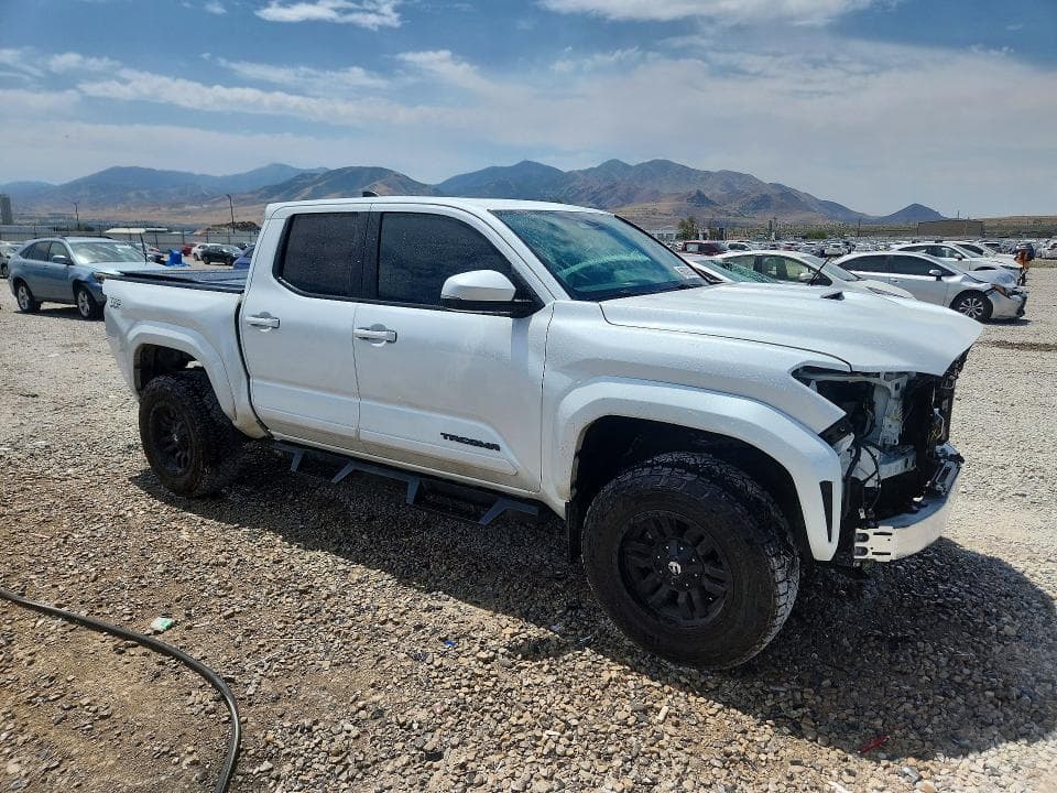 2024 TOYOTA TACOMA TRD SPORT 4