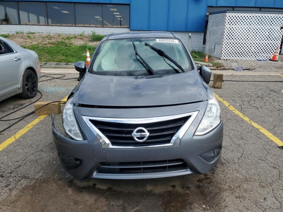 2019 NISSAN VERSA SV 5