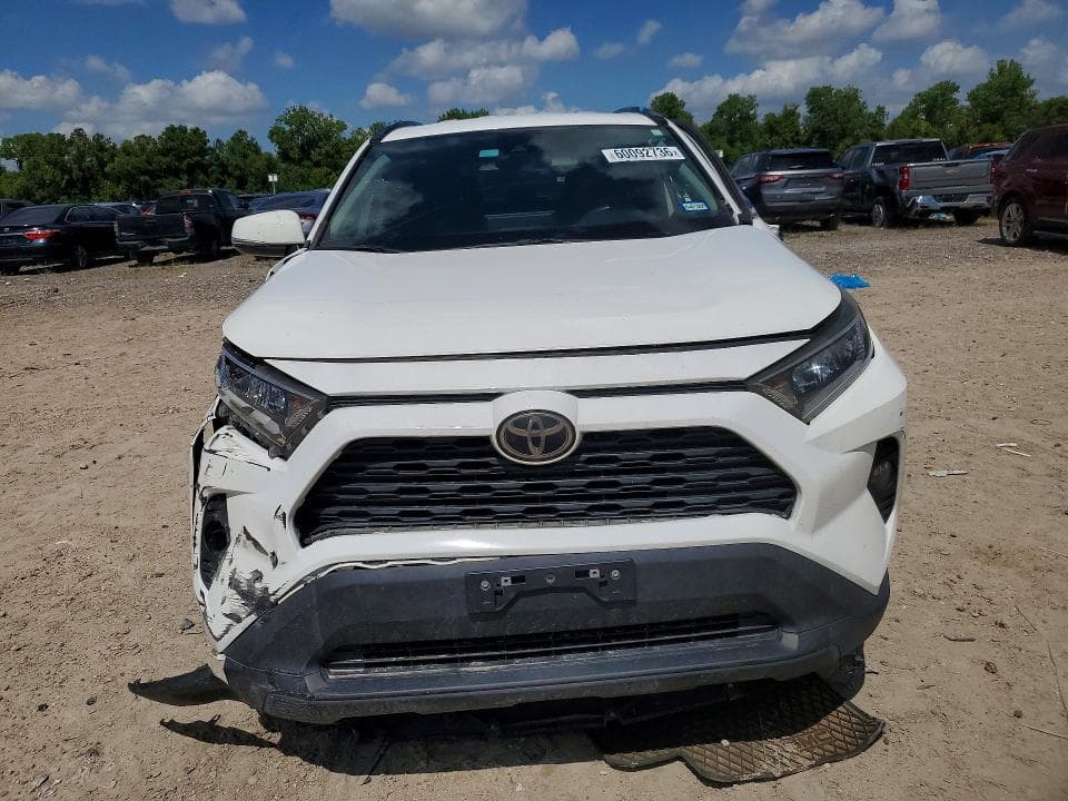 2021 TOYOTA RAV4 XLE 5