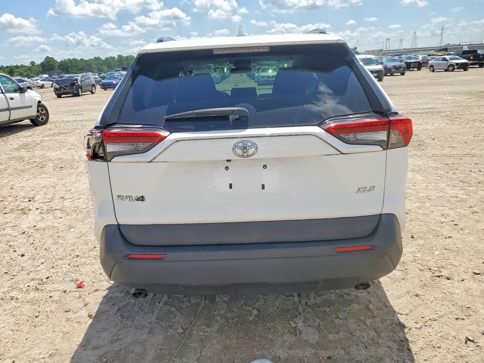 2021 TOYOTA RAV4 XLE 6
