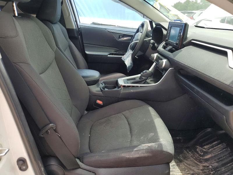 2021 TOYOTA RAV4 XLE 7