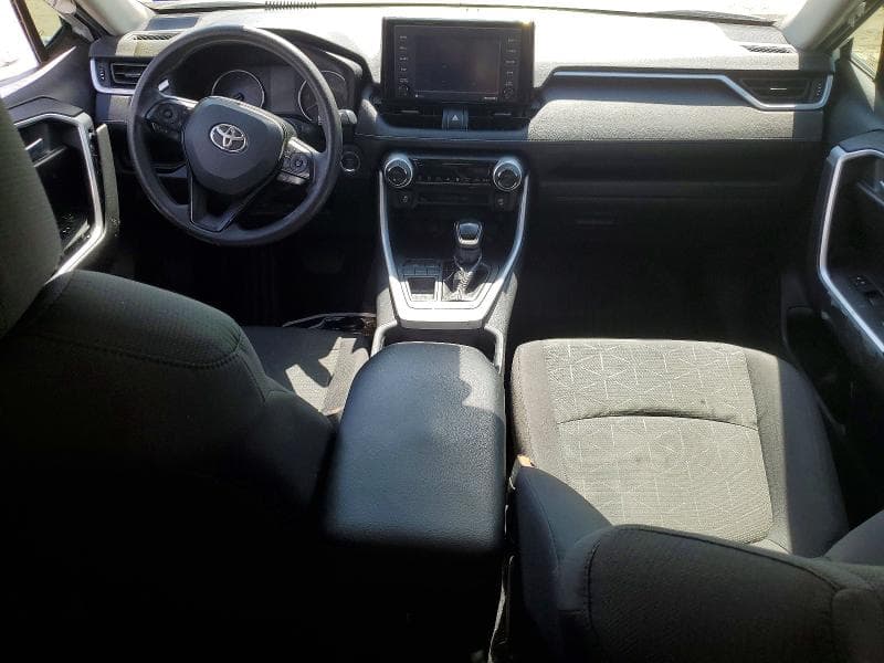 2021 TOYOTA RAV4 XLE 8
