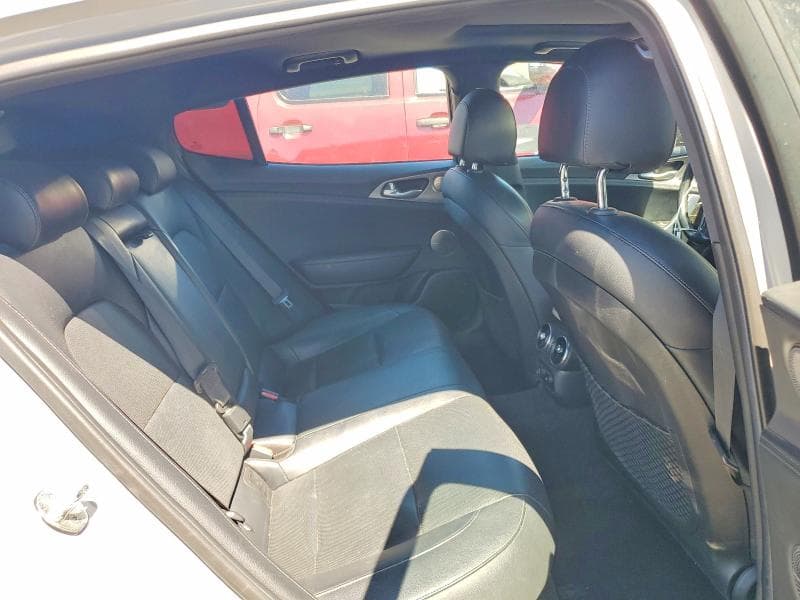2018 KIA STINGER GT1 10
