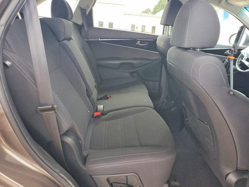2019 KIA SORENTO LX 10