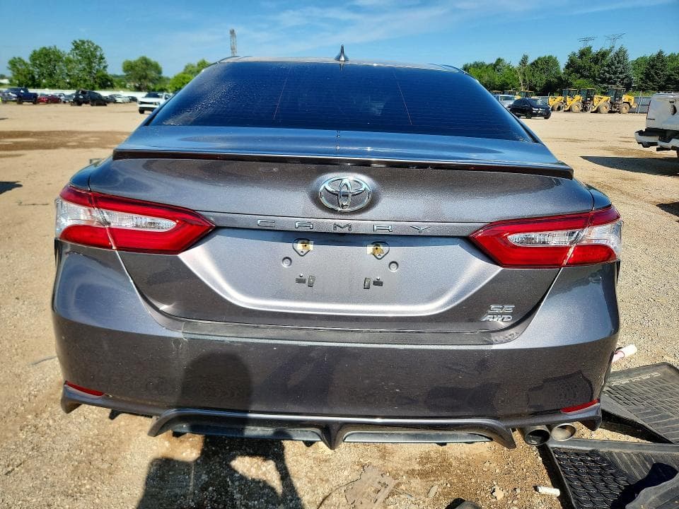 2020 TOYOTA CAMRY SE SE 6