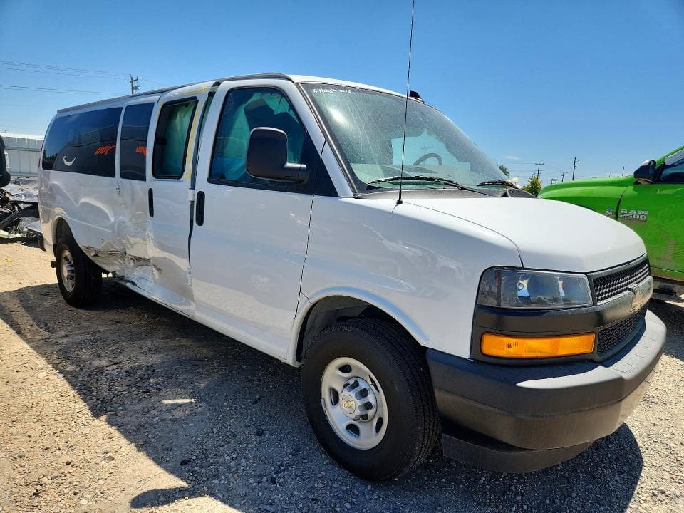 2025 CHEVROLET EXPRESS G3500 LS PASSENGER VAN 4