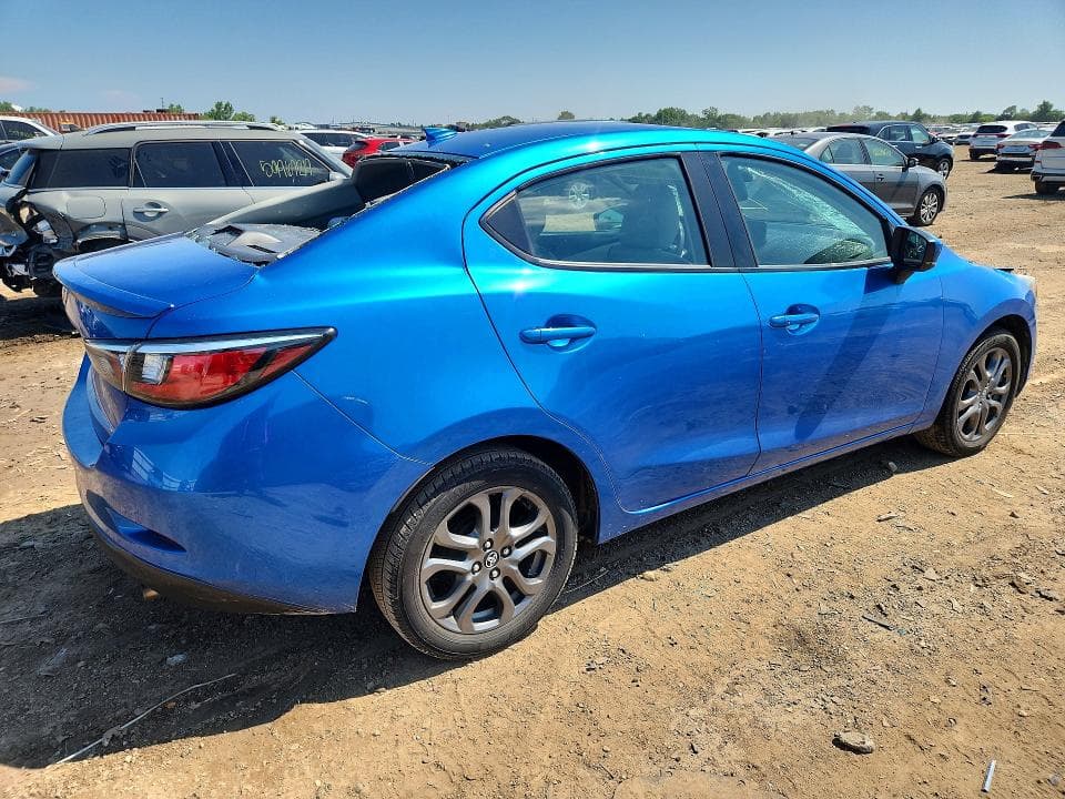 2019 TOYOTA YARIS LE 3