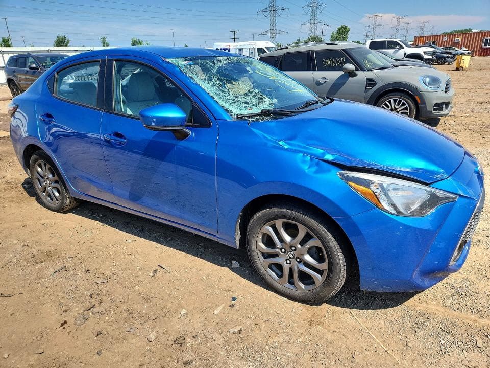 2019 TOYOTA YARIS LE 4