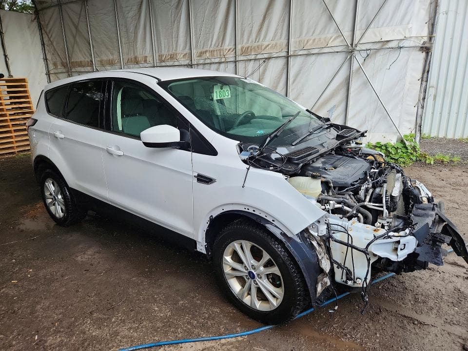 2017 FORD ESCAPE SE 4