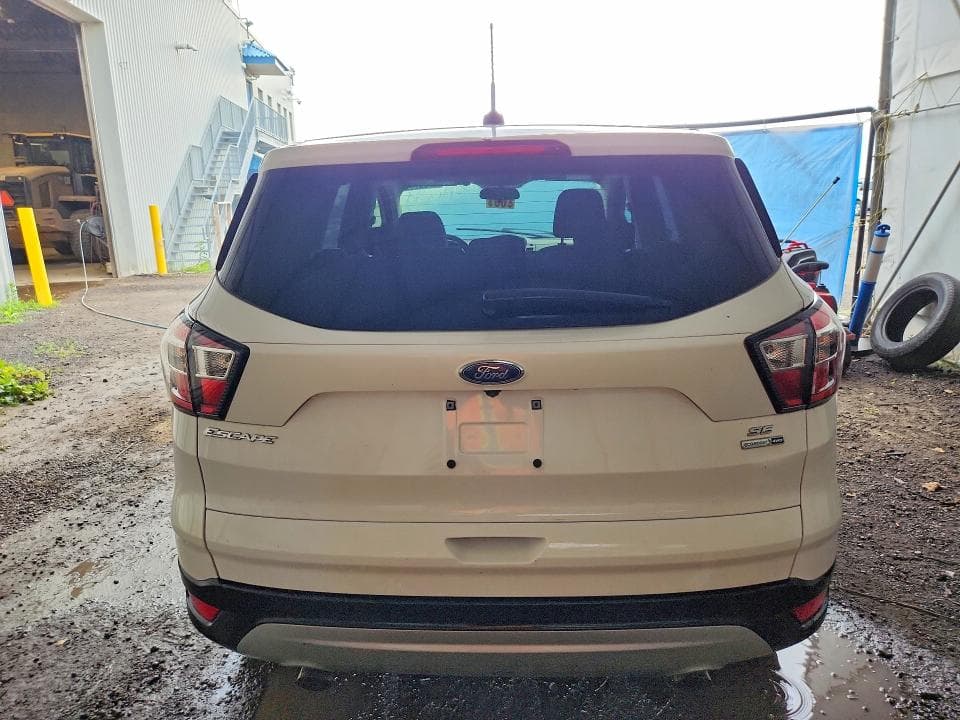 2017 FORD ESCAPE SE 6