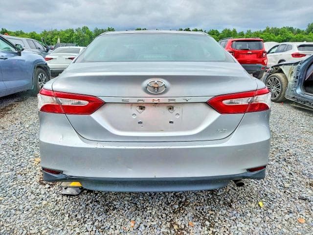 2018 TOYOTA CAMRY LE LE 6