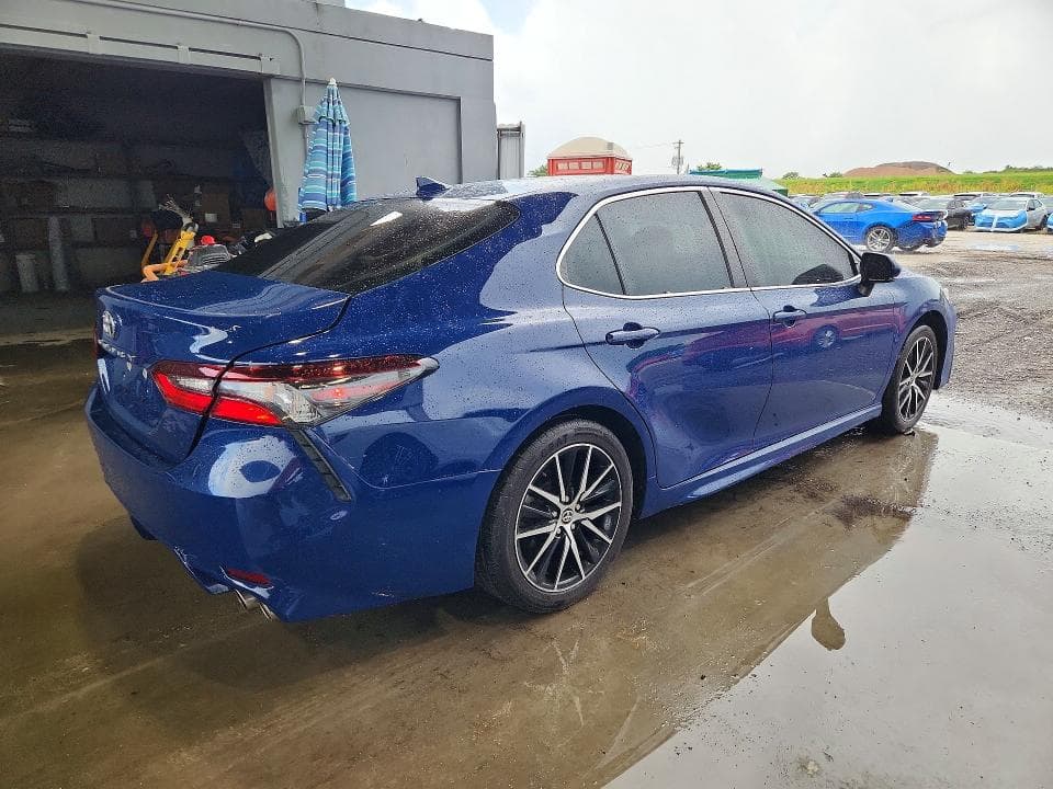 2023 TOYOTA CAMRY SE SE 3