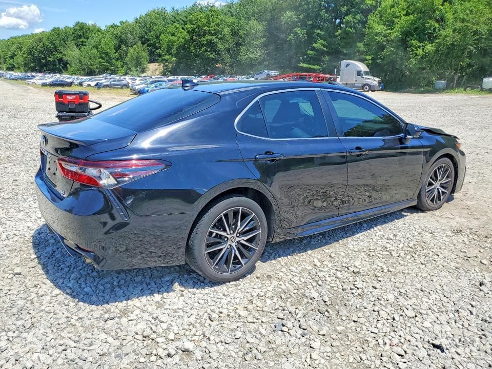 2024 TOYOTA CAMRY SE 3