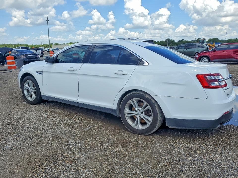 2018 FORD TAURUS SE 2