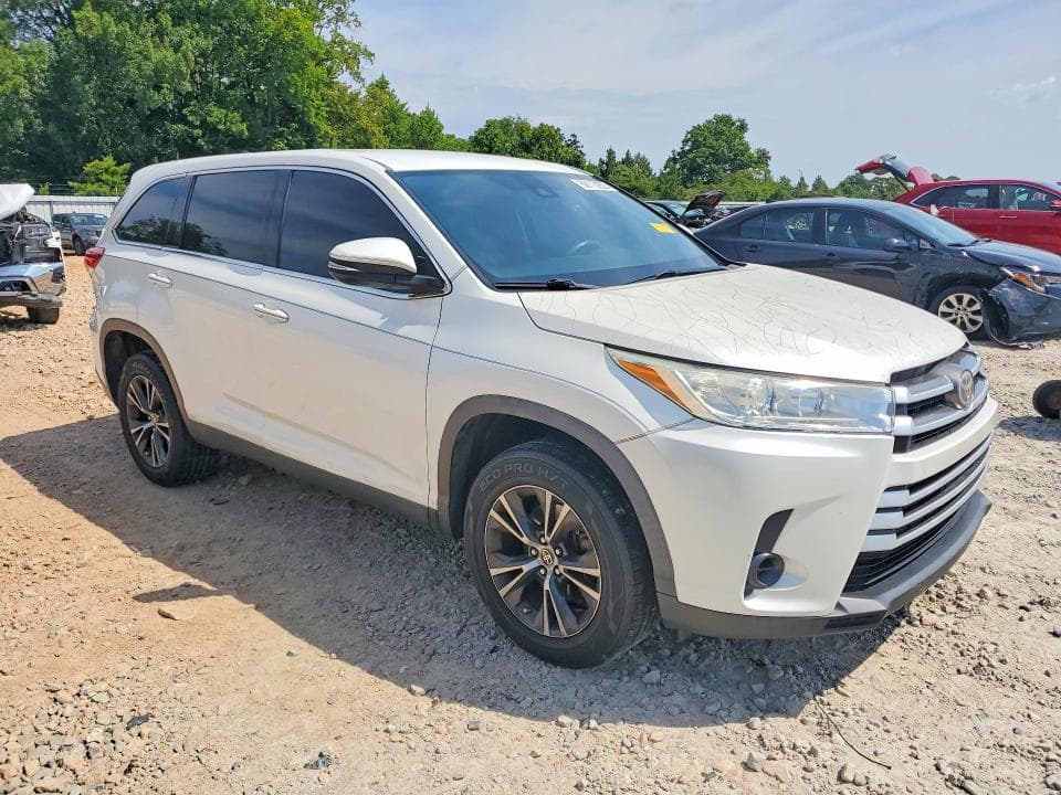 2019 TOYOTA HIGHLANDER LE 4