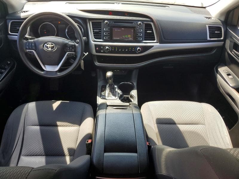 2019 TOYOTA HIGHLANDER LE 8