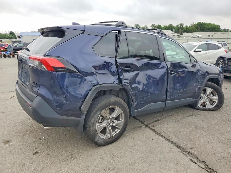 2024 TOYOTA RAV4 HYBRID XLE 3