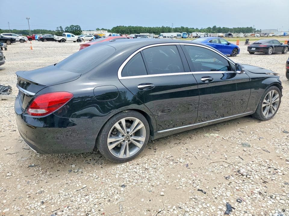 2018 MERCEDES-BENZ C 300 3