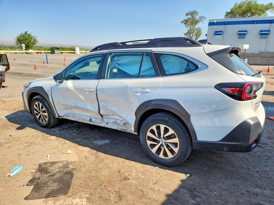 2023 SUBARU OUTBACK 2