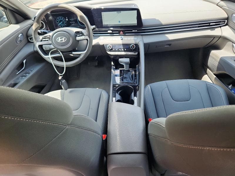 2024 HYUNDAI ELANTRA SEL SEL 8