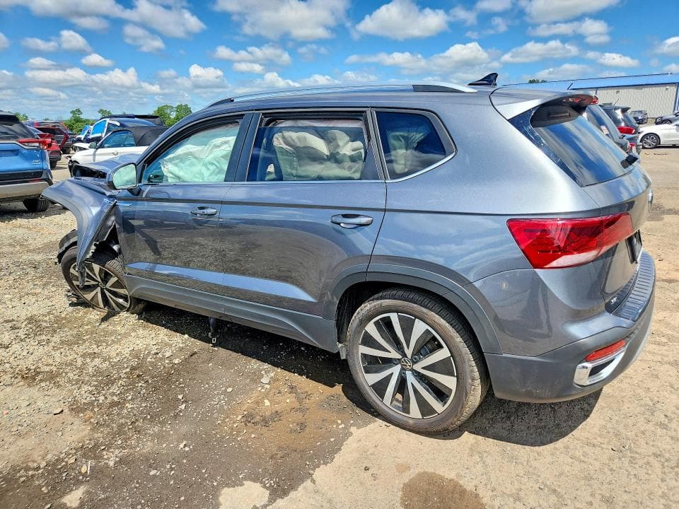 2024 VOLKSWAGEN TAOS SE 2