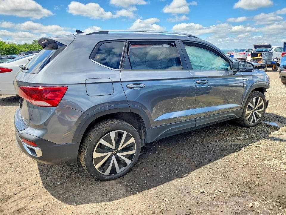 2024 VOLKSWAGEN TAOS SE 3