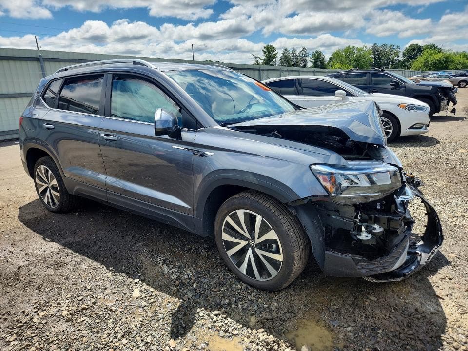 2024 VOLKSWAGEN TAOS SE 4