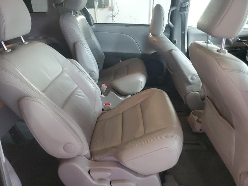 2017 TOYOTA SIENNA XLE 7-PASSENGER XLE 7-PASSENGER 11