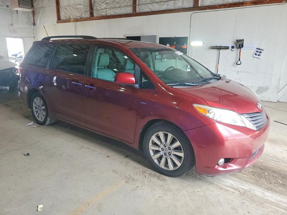 2017 TOYOTA SIENNA XLE 7-PASSENGER XLE 7-PASSENGER 4