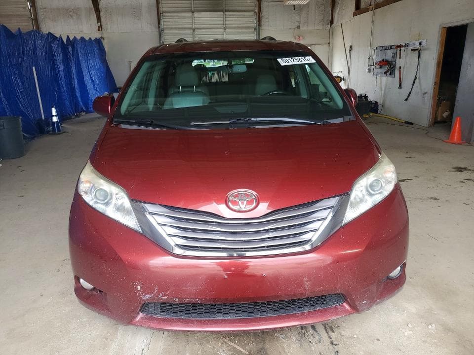 2017 TOYOTA SIENNA XLE 7-PASSENGER XLE 7-PASSENGER 5