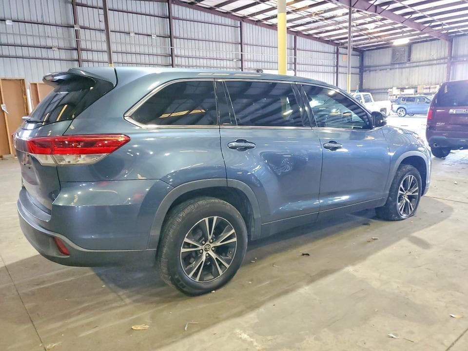 2019 TOYOTA HIGHLANDER LE LE 3