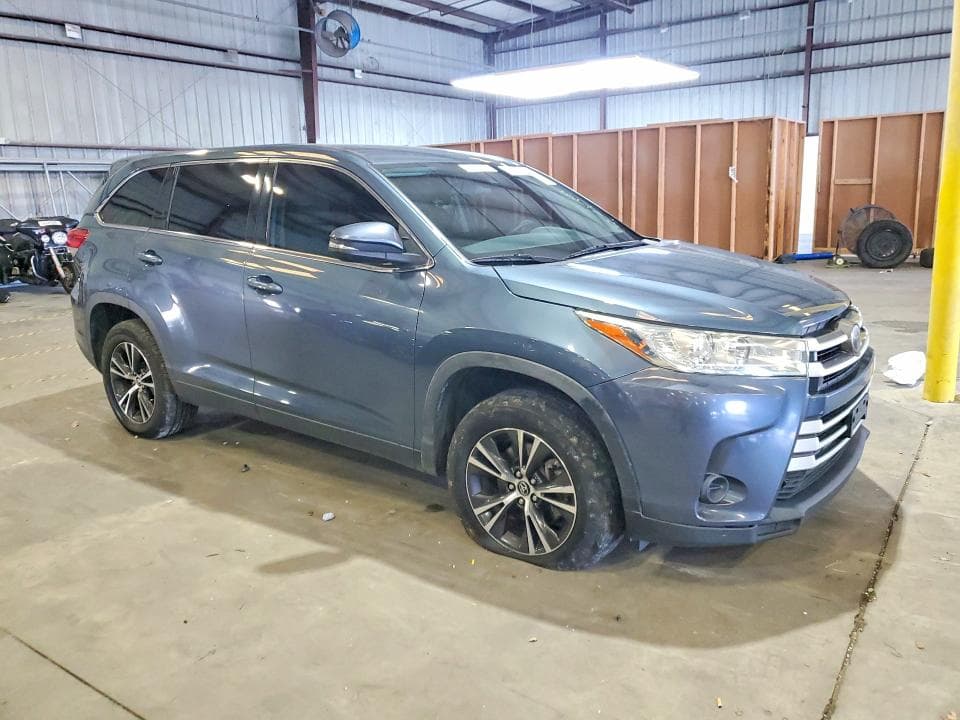 2019 TOYOTA HIGHLANDER LE LE 4