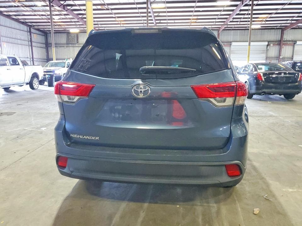 2019 TOYOTA HIGHLANDER LE LE 6
