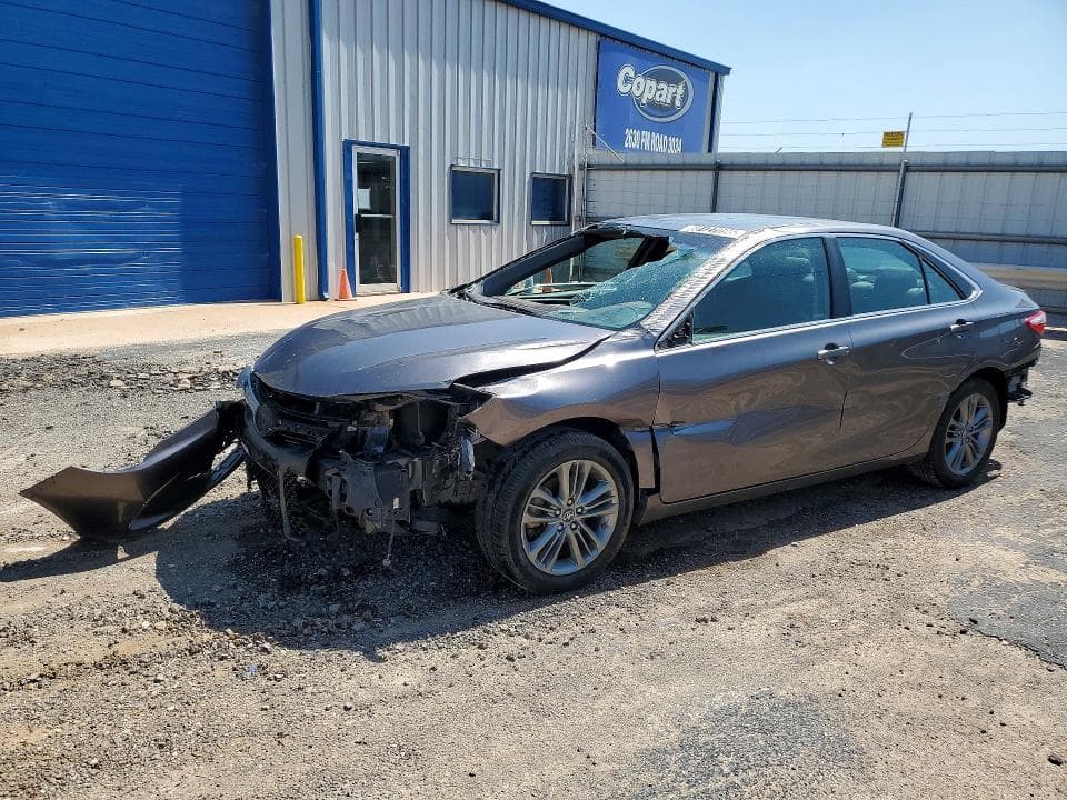 2017 TOYOTA CAMRY SE - 1