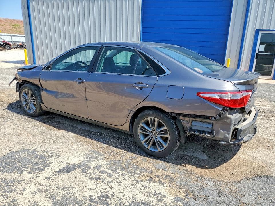 2017 TOYOTA CAMRY SE 2