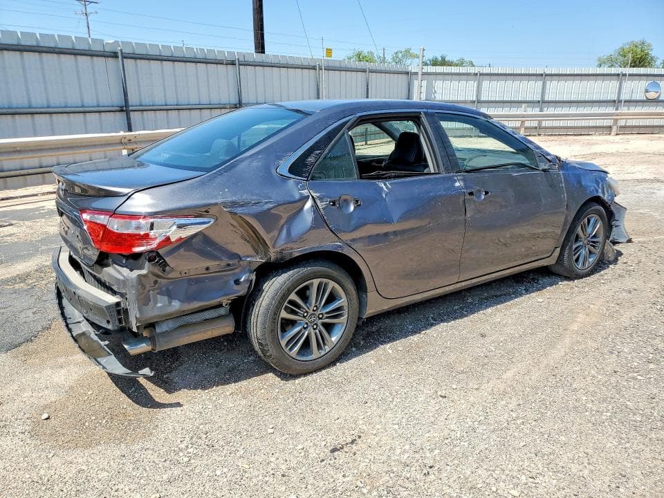 2017 TOYOTA CAMRY SE 3