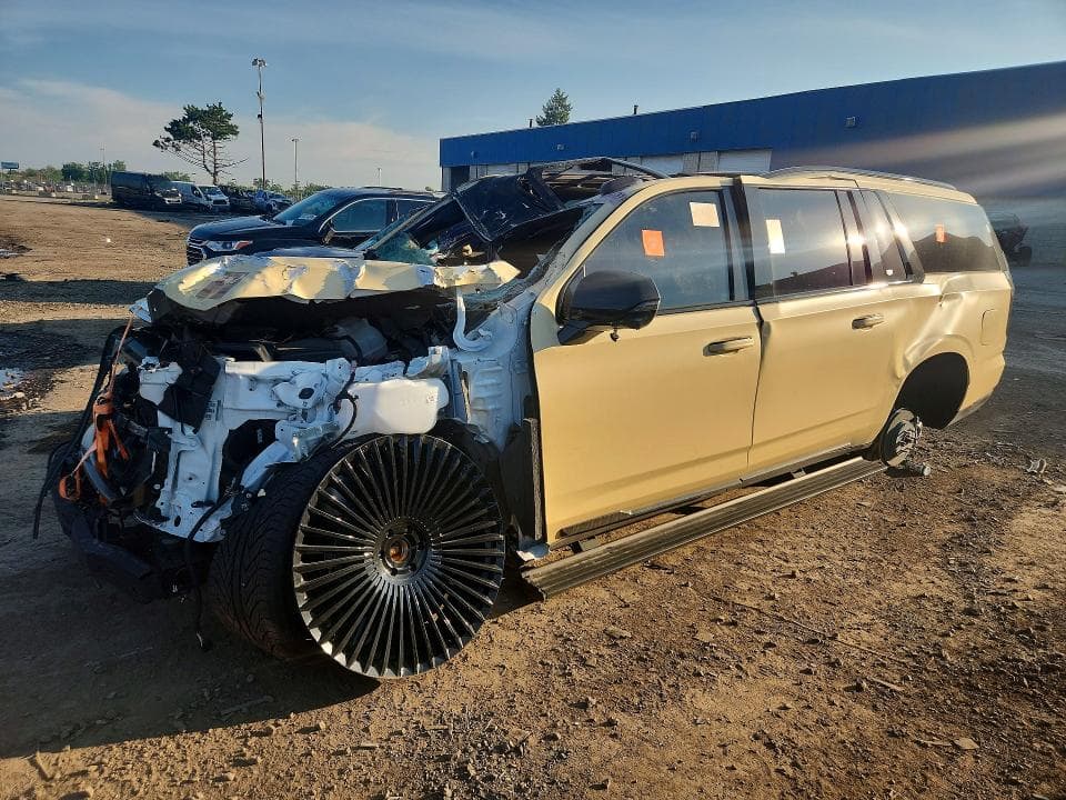 2025 CADILLAC ESCALADE ESV SPORT - 1