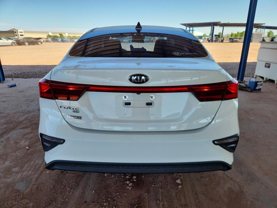 2021 KIA FORTE FE 6