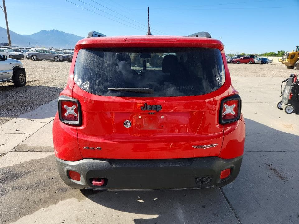 2016 JEEP RENEGADE TRAILHAWK 6