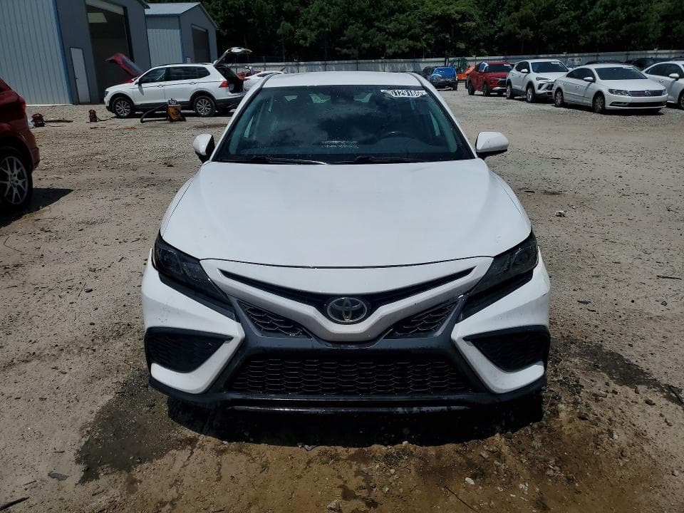 2021 TOYOTA CAMRY SE 5