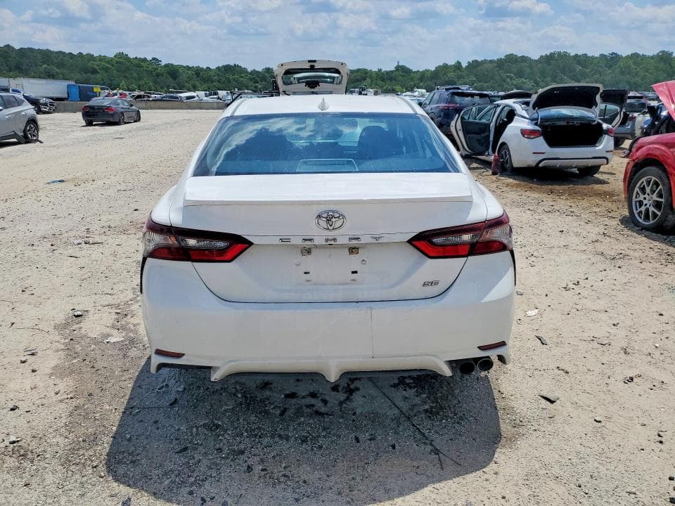 2021 TOYOTA CAMRY SE 6