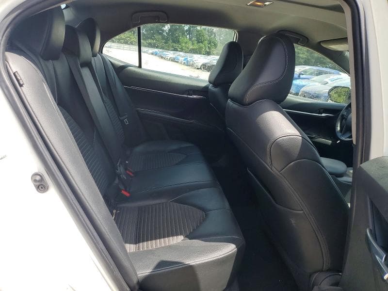 2021 TOYOTA CAMRY SE 10