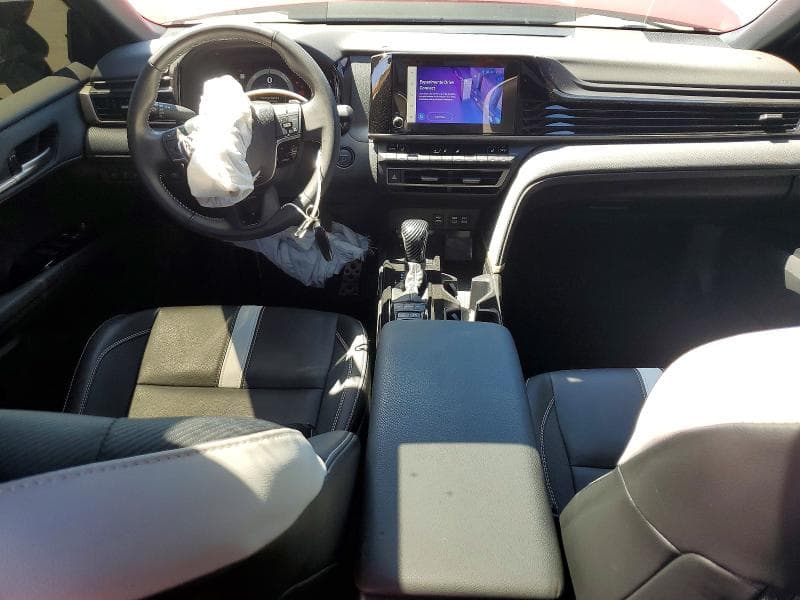 2025 TOYOTA CAMRY SE 8