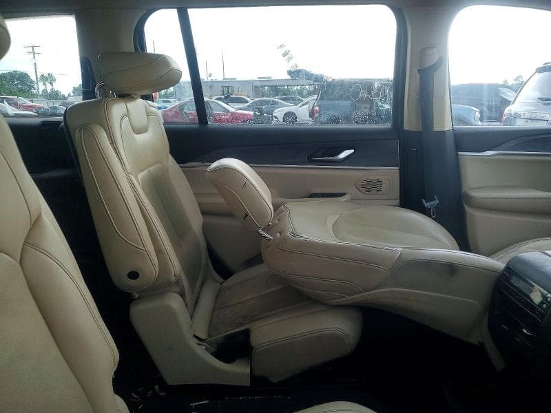 2022 JEEP GRAND CHEROKEE L LIMITED L LIMITED 10